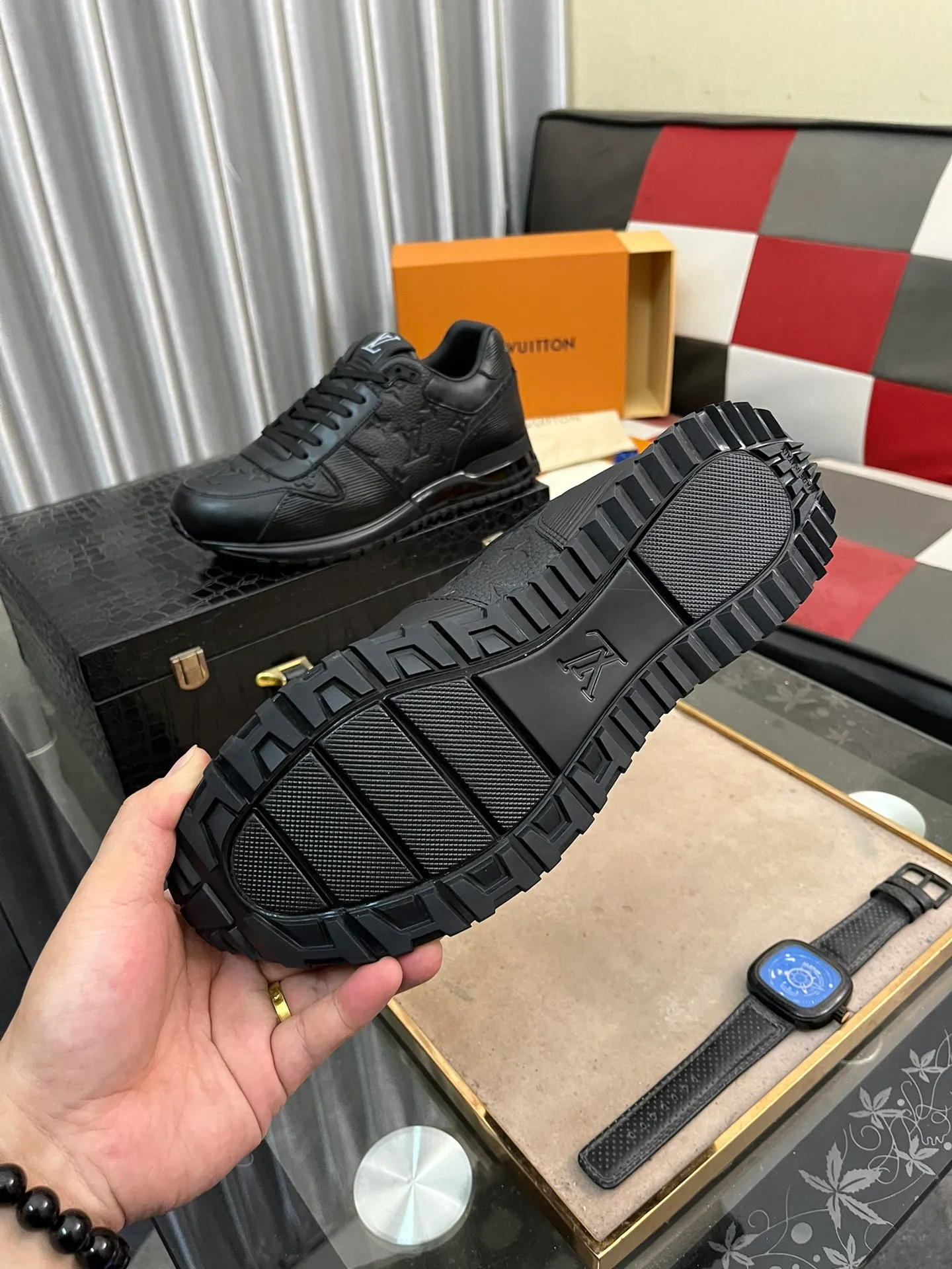 Men's shoes 💰540⌚️⌚️LV Louis Vuitton. The latest fashionable casual shoes are popular in physical stores. New spring and summer comfortable imported custom original cowhide, unique jacquard fabric element design. With sheepskin lining, Lv original base, [sun][sun] high-end packaging and high quality💪Details determine quality, code number 38-44